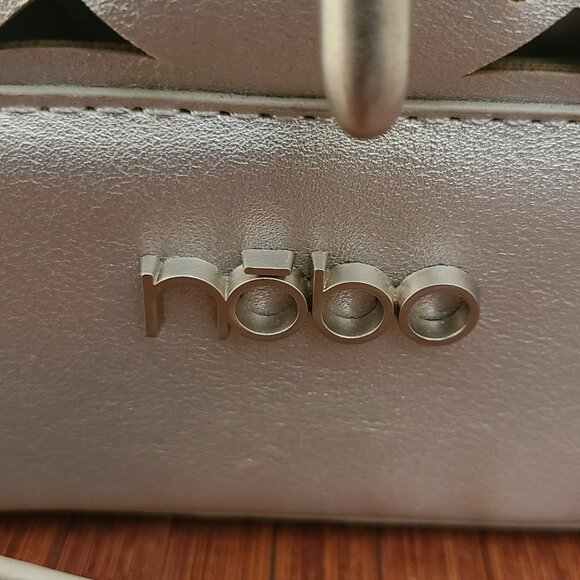 NŌBO (Poland) Silver Drawstring Basketweave Shoulder Bag - NWOT - Picture 2 of 11